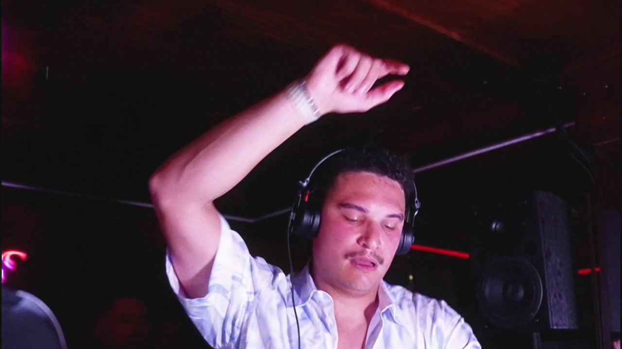 Warren Will performing a close-up DJ set